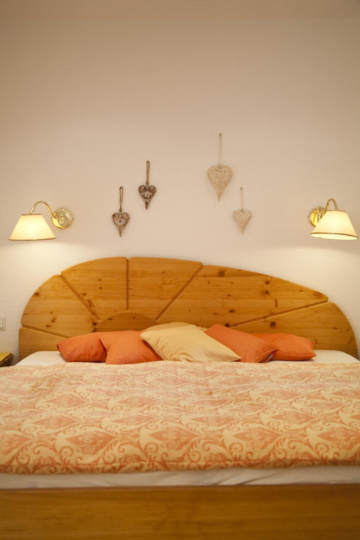 Am Apfelbaum Apartment Imst Bilik gambar